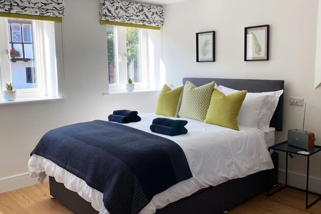 New Studio Apartment - Minutes Walk To Cathedral Salisbury Buitenkant foto
