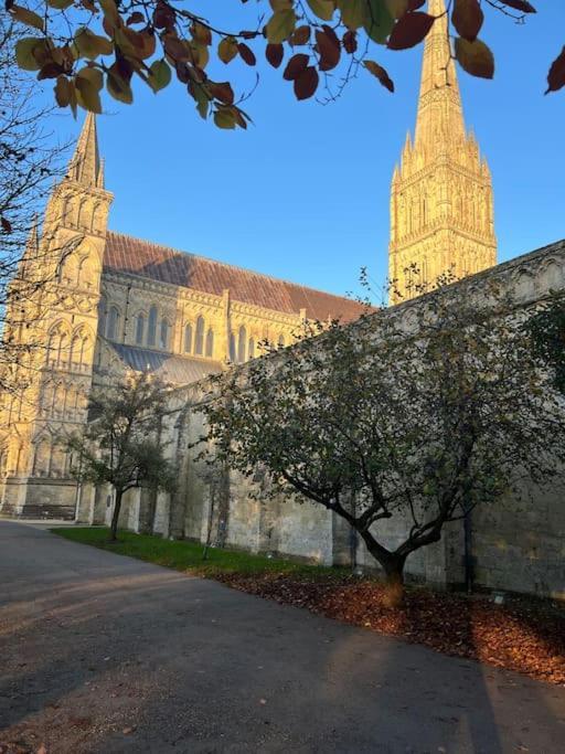 New Studio Apartment - Minutes Walk To Cathedral Salisbury Buitenkant foto