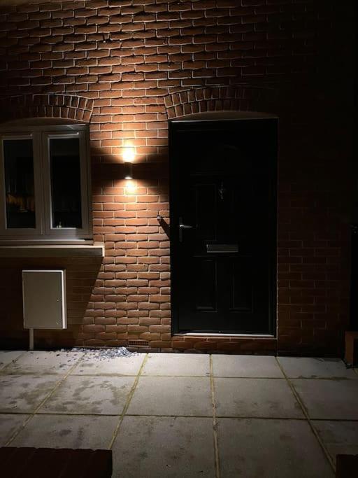New Studio Apartment - Minutes Walk To Cathedral Salisbury Buitenkant foto