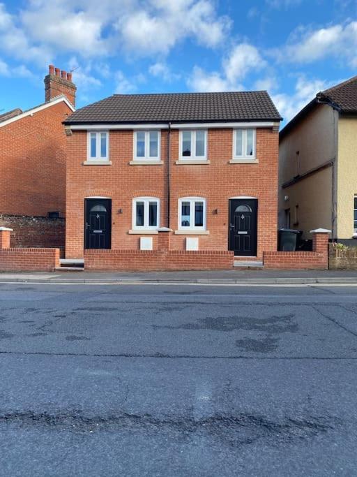 New Studio Apartment - Minutes Walk To Cathedral Salisbury Buitenkant foto