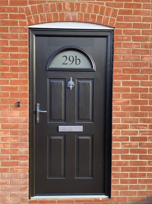 New Studio Apartment - Minutes Walk To Cathedral Salisbury Buitenkant foto