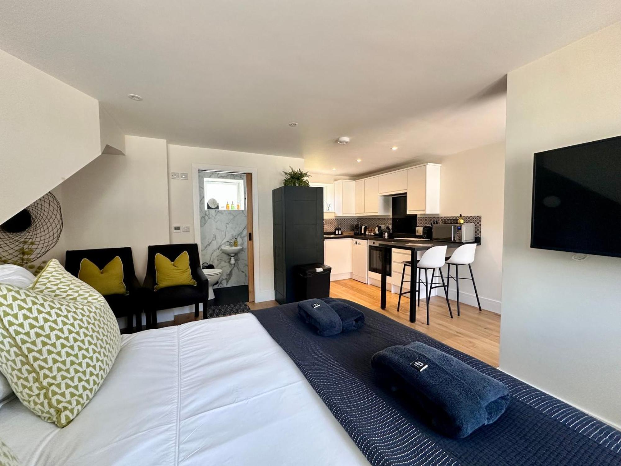New Studio Apartment - Minutes Walk To Cathedral Salisbury Buitenkant foto