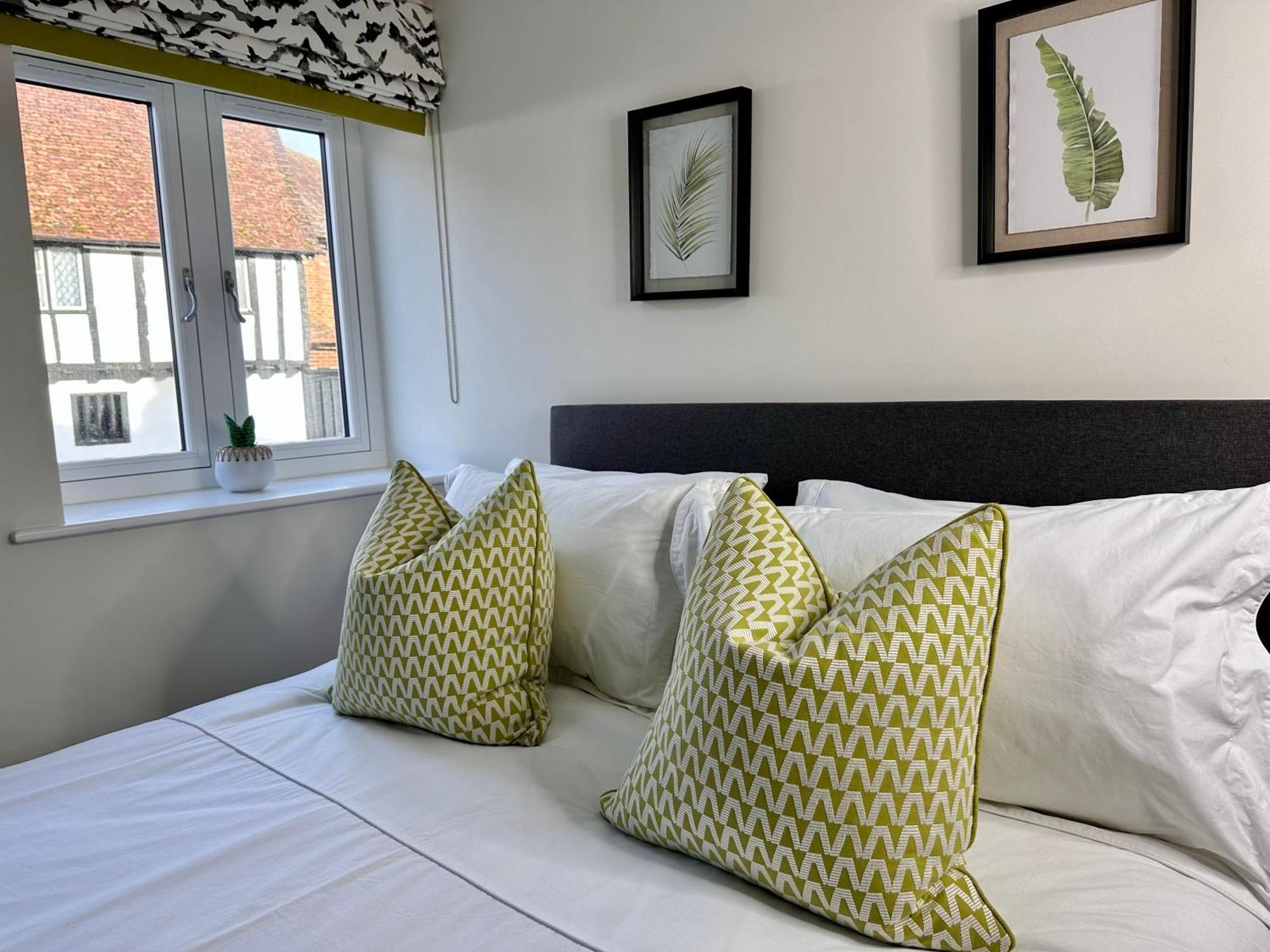 New Studio Apartment - Minutes Walk To Cathedral Salisbury Buitenkant foto