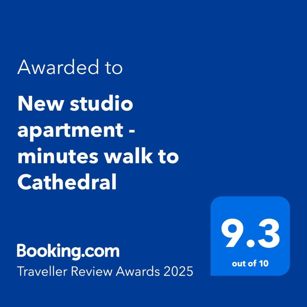 New Studio Apartment - Minutes Walk To Cathedral Salisbury Buitenkant foto